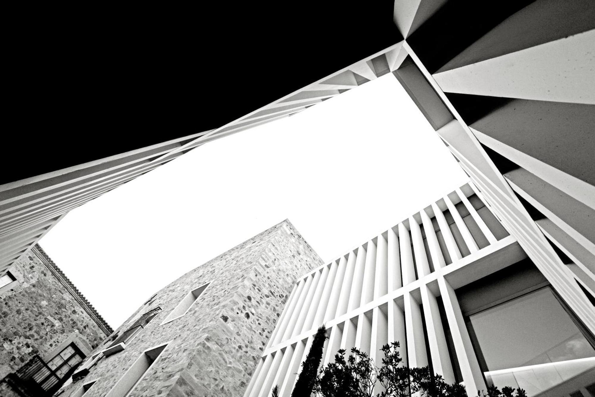 Atrio Restaurante Hotel Caces Esterno foto